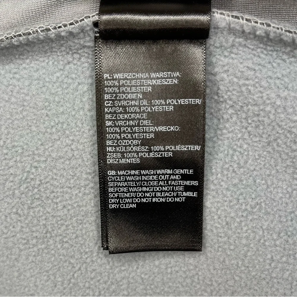 NWOT Women’s North Face Short Grey Jacket Size S - Picture 4 of 6